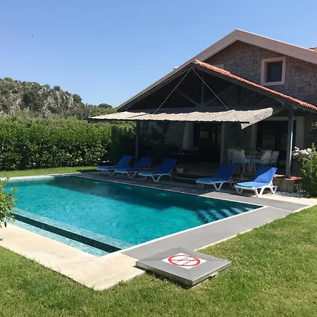 Villa Alcedo - Atthis