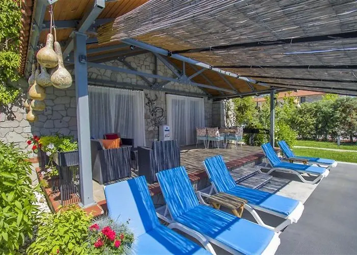 Villa Alcedo - Atthis *